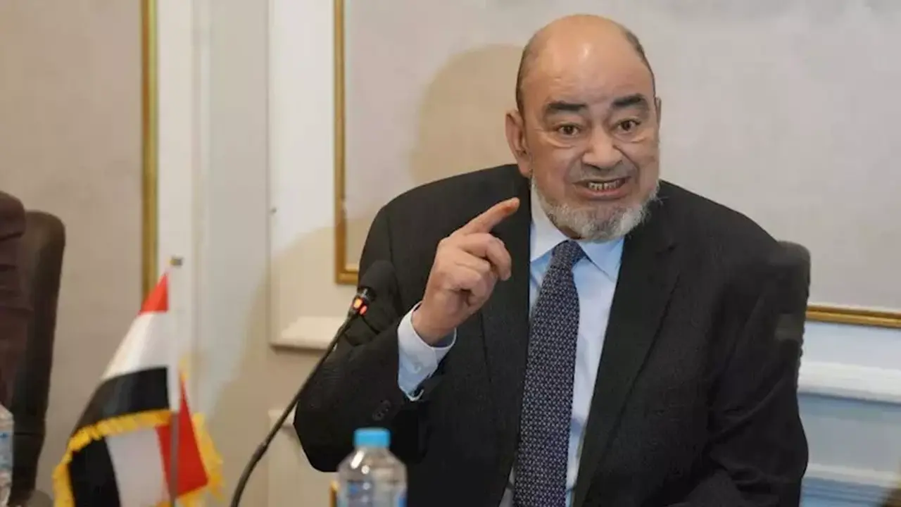 شعبة المستلزمات الطبية تبحث أزمة التوريدات مع نائب رئيس هيئة الشراء الموحد